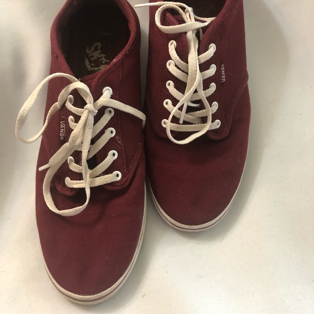 Vans 500714 women’s lace up size 10 skate shoes